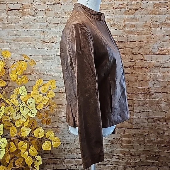 VINTAGE ARMANI COLLEZIONE BROWN DISTRESSED LEATHER ZIP-UP JACKET - Picture 8 of 16